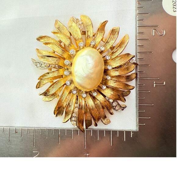 Vintage ART Brooch Signed Sunflower Faux Pearl Rhinestone Pin 1960s - Picture 8 of 9